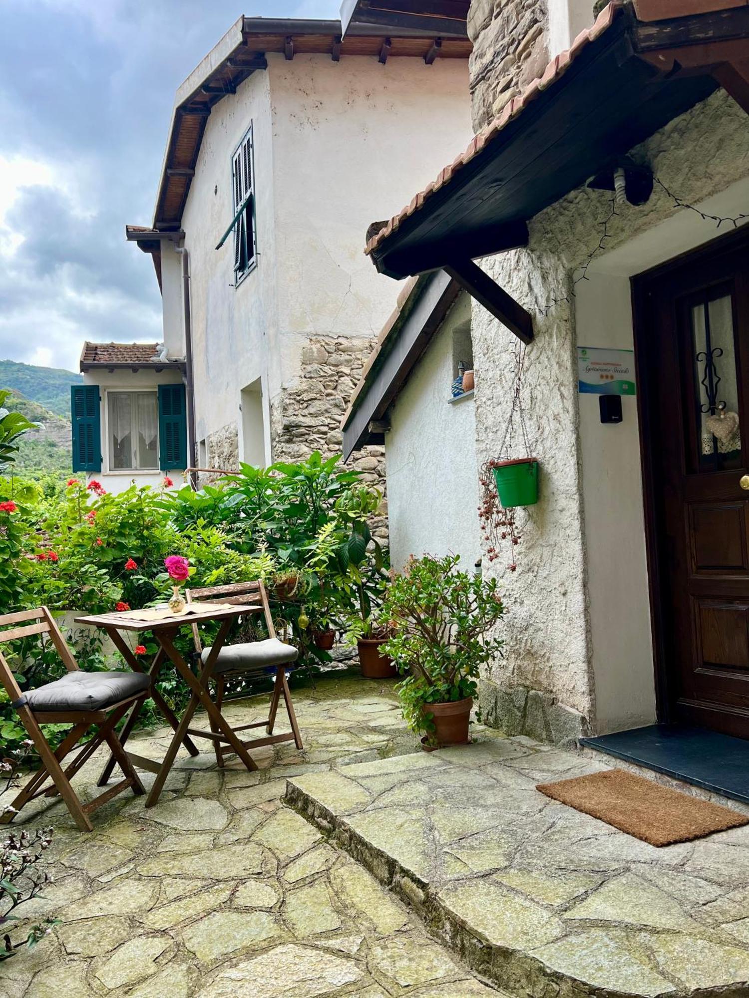 Stecado - Il Soppalco Apartment Dolceacqua Exterior foto